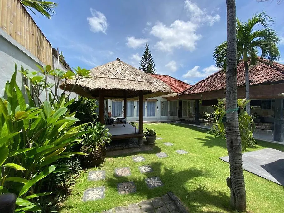 סמיניאק Villa Dharsan