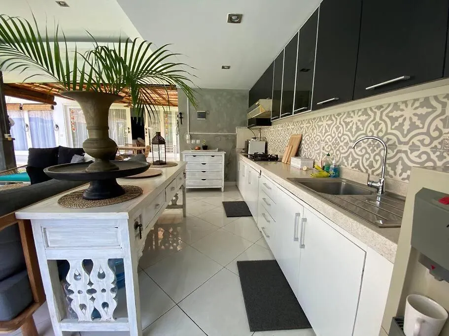 סמיניאק Villa Dharsan