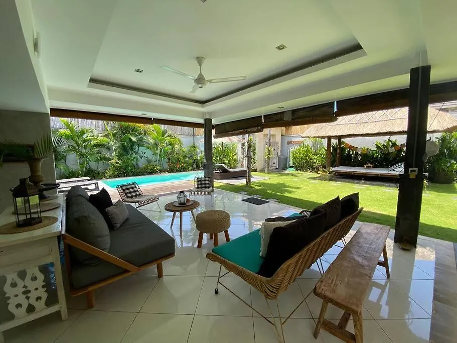 סמיניאק Villa Dharsan