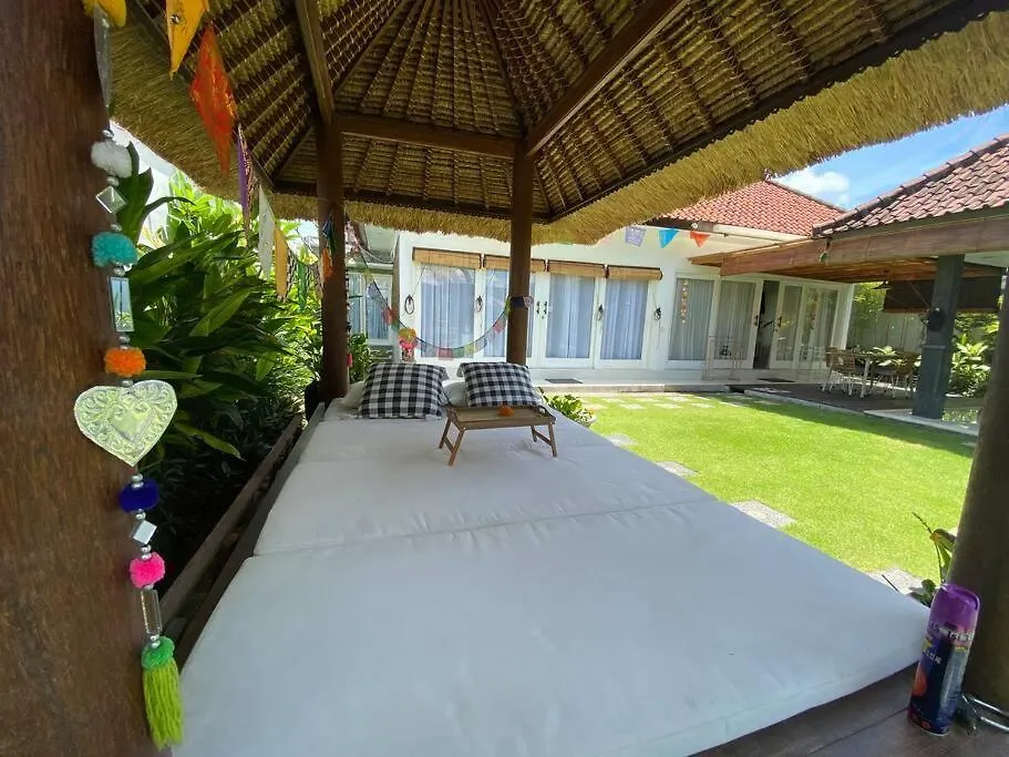 Villa Dharsan Seminyak Indonesien