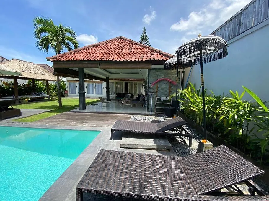 Villa Dharsan Seminyak Indonesien